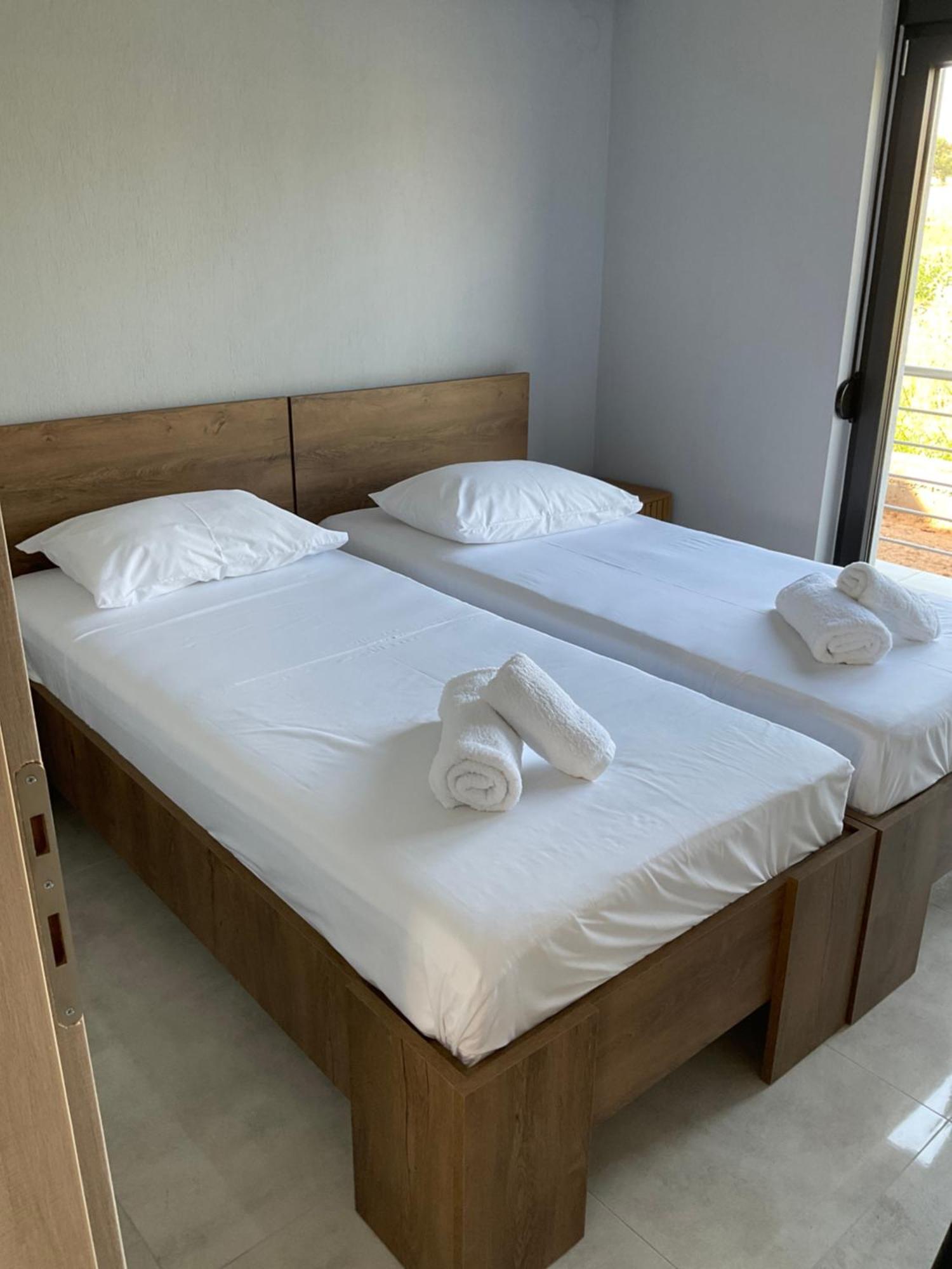 Elinor Apartments Flogita Exteriér fotografie