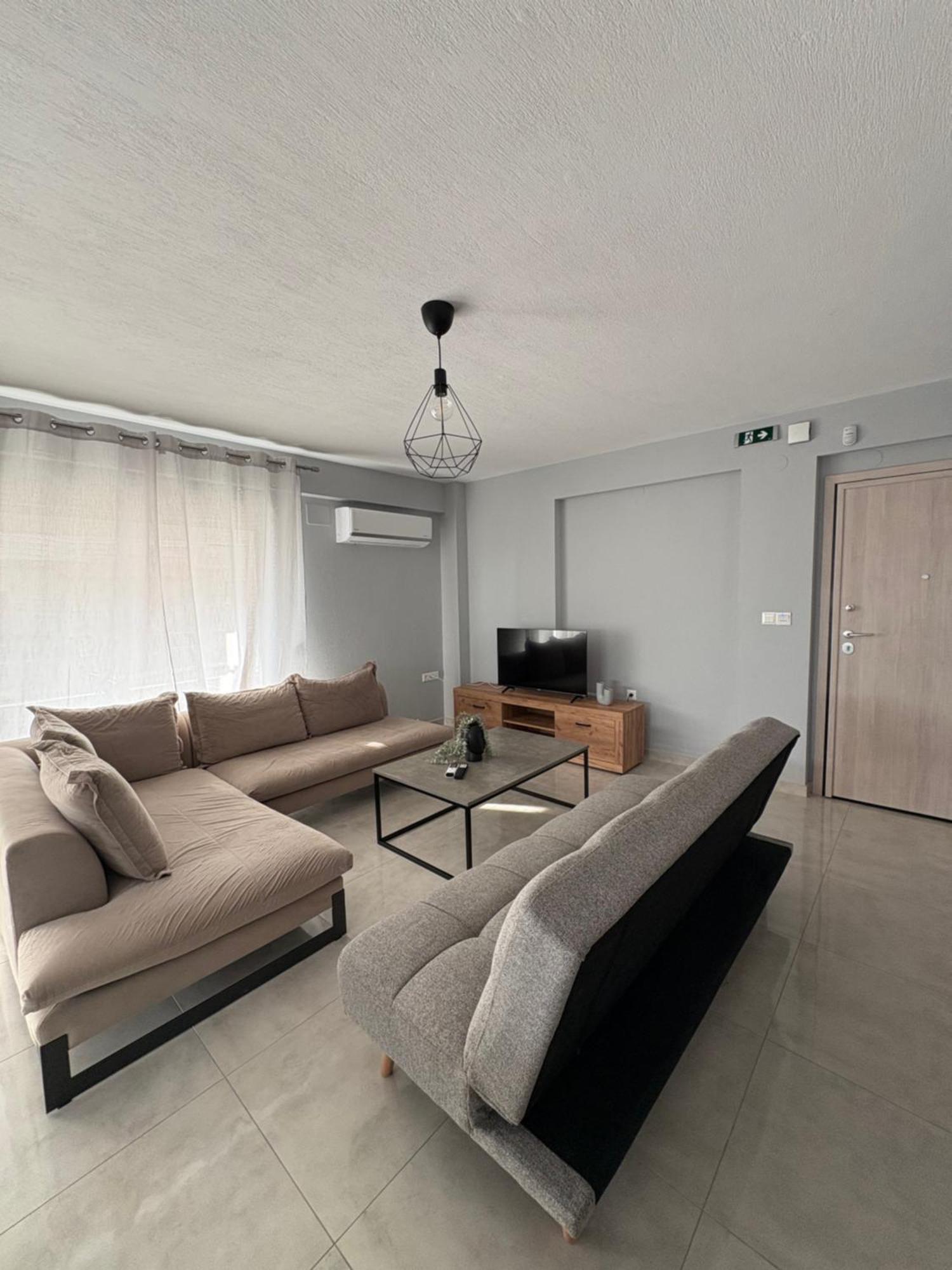 Elinor Apartments Flogita Exteriér fotografie